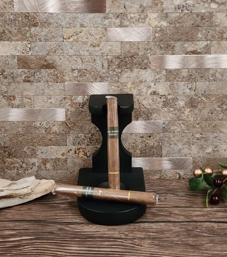 Leon Jimenes Petites