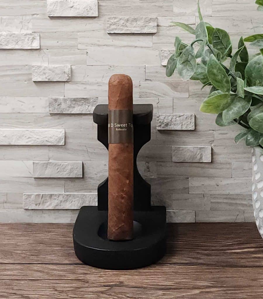 Wd Sweet Tip Robusto Scaled