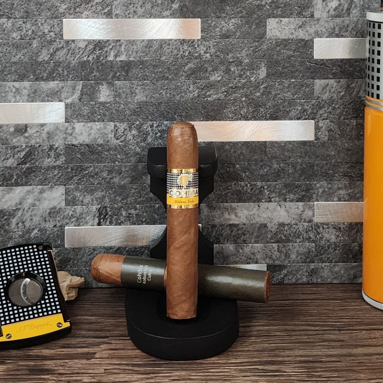 COHIBA ROBUSTO - Casa Familia Cigars & Vapes