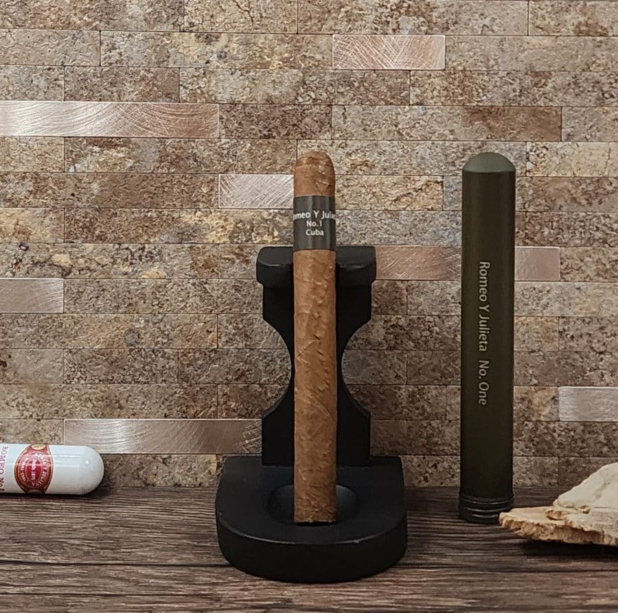 Romeo And Julieta No. One