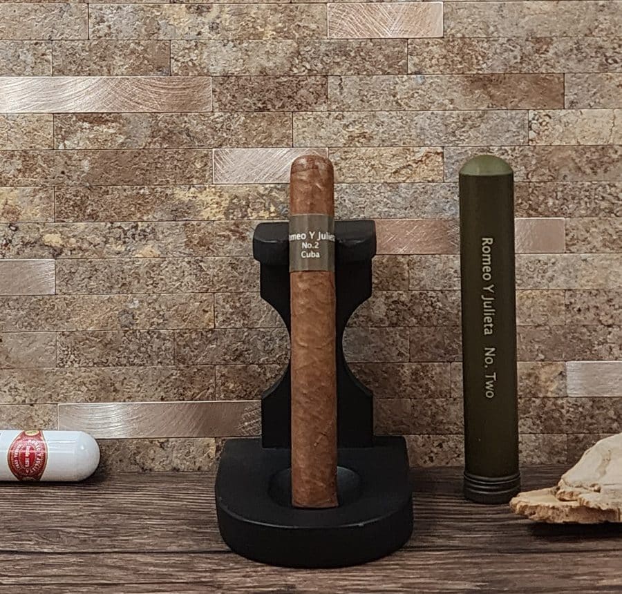 Romeo And Julieta No. Two