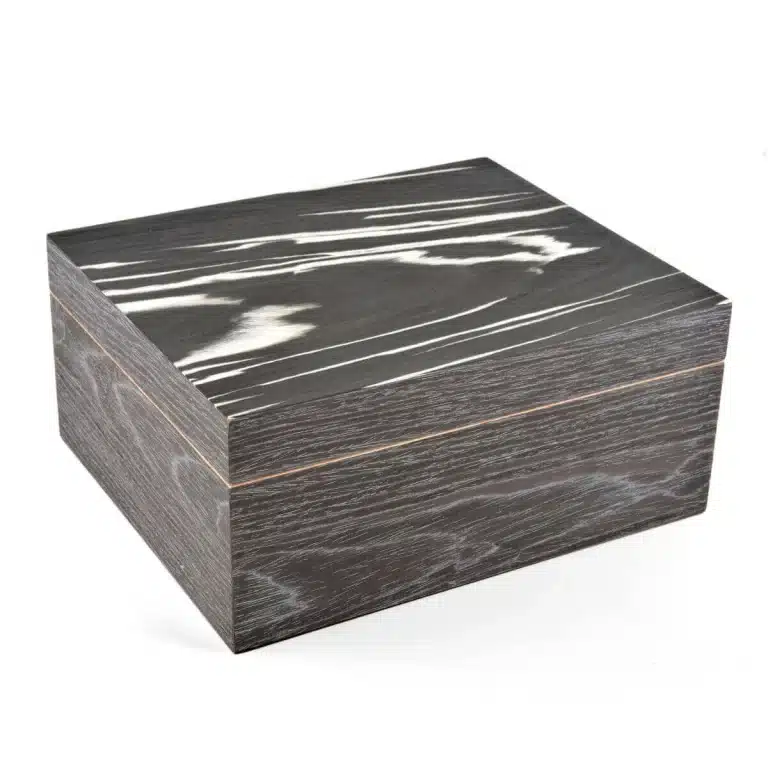 Rowtan Humidor Black And White Rustic Finish 40 Count