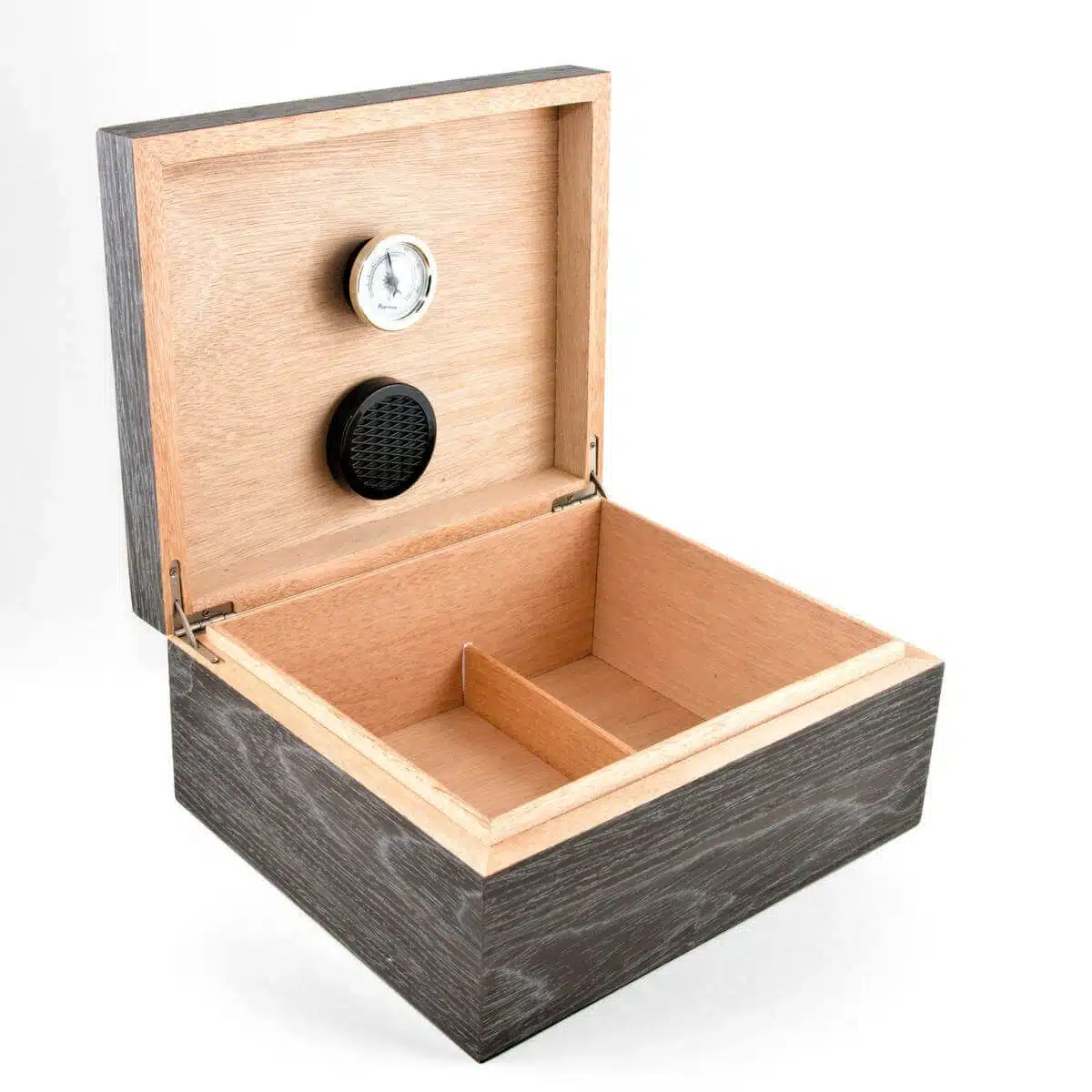 Rowtan Humidor Black And White Rustic Finish 40 Count P2 Rowtan Humidor Black And White Rustic Finish 40 Count P2