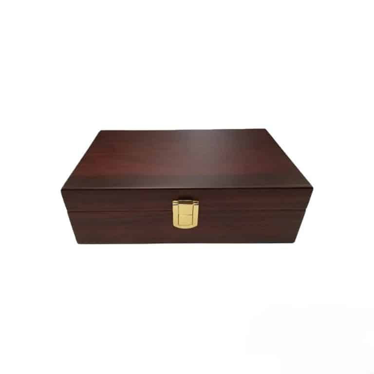 Clasp Humidor Mahogany