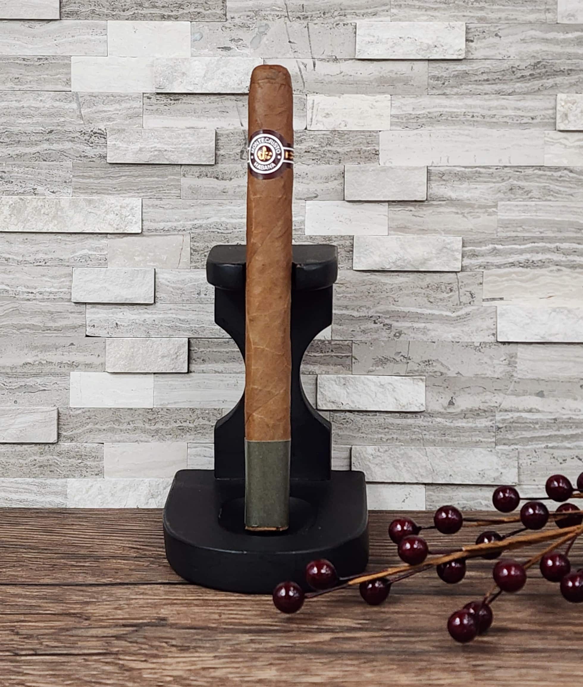 MONTECRISTO NO.1 LANCERO - Casa Familia Cigars & Vapes